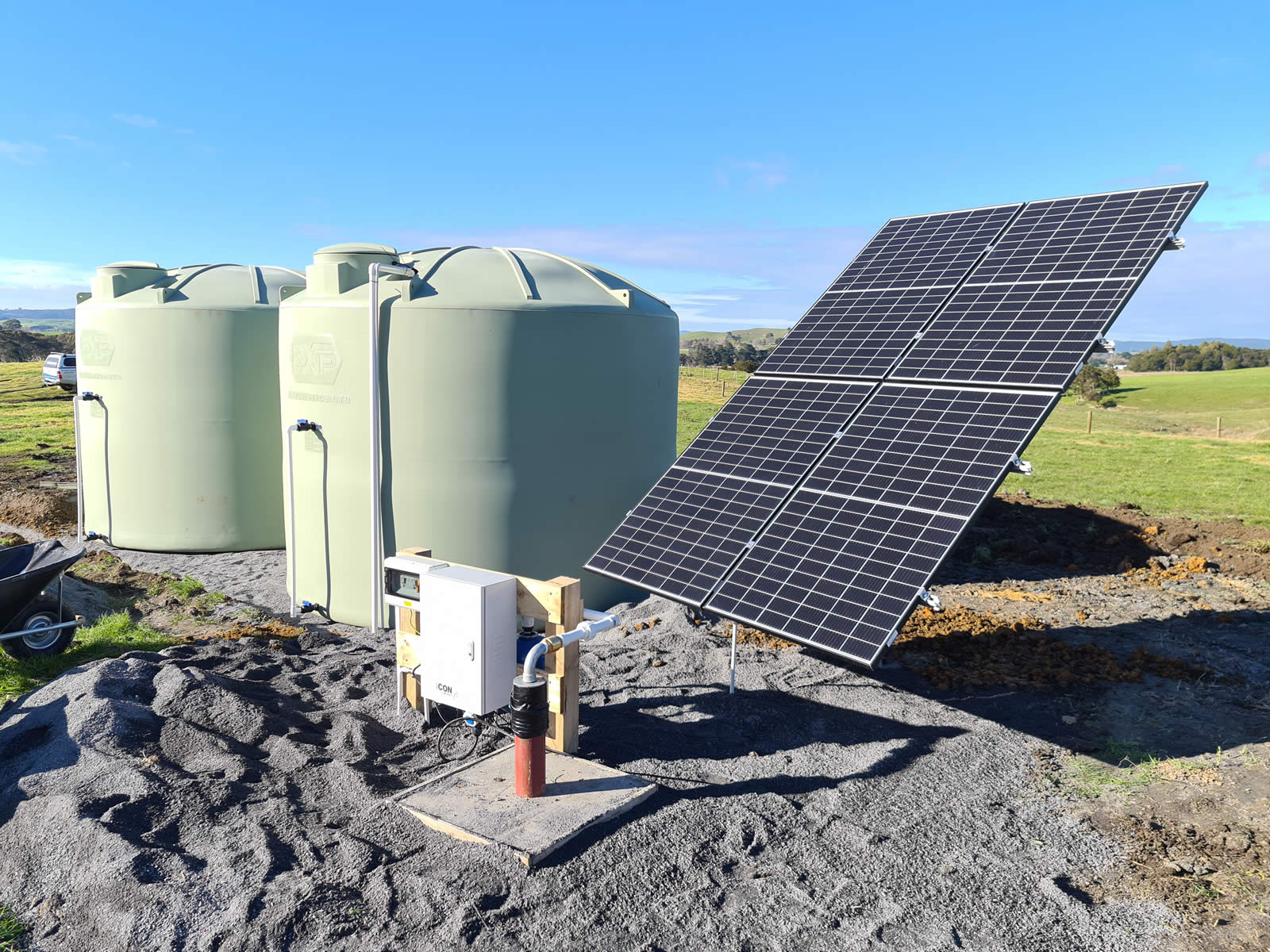 Solar pumping online system